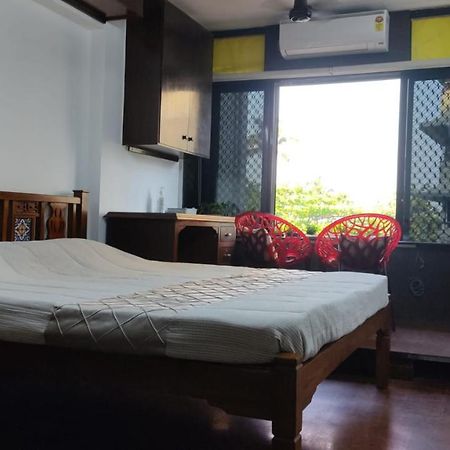 Appartement Cozy Private Ac Studio By The Sea Bandstand Bandra W Mumbai Nr Taj Lands End Extérieur photo