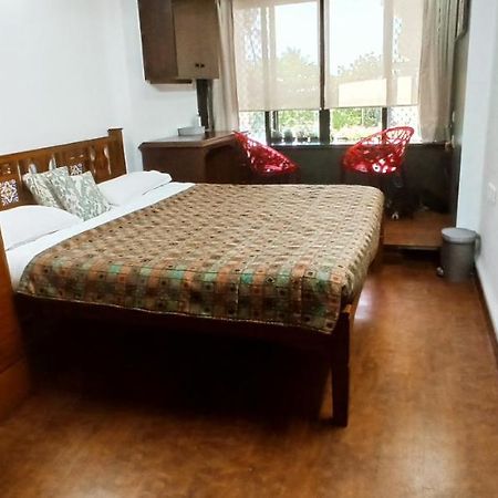 Appartement Cozy Private Ac Studio By The Sea Bandstand Bandra W Mumbai Nr Taj Lands End Extérieur photo