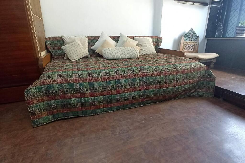 Appartement Cozy Private Ac Studio By The Sea Bandstand Bandra W Mumbai Nr Taj Lands End Extérieur photo