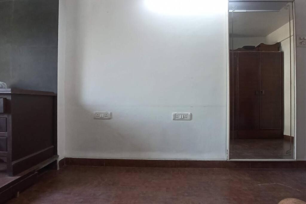 Appartement Cozy Private Ac Studio By The Sea Bandstand Bandra W Mumbai Nr Taj Lands End Extérieur photo