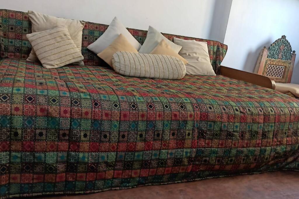 Appartement Cozy Private Ac Studio By The Sea Bandstand Bandra W Mumbai Nr Taj Lands End Extérieur photo