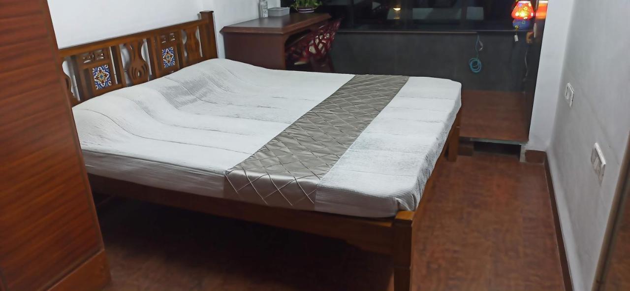 Appartement Cozy Private Ac Studio By The Sea Bandstand Bandra W Mumbai Nr Taj Lands End Extérieur photo