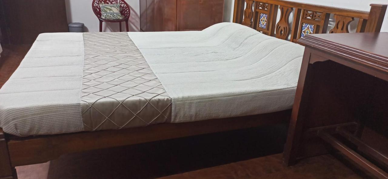 Appartement Cozy Private Ac Studio By The Sea Bandstand Bandra W Mumbai Nr Taj Lands End Extérieur photo