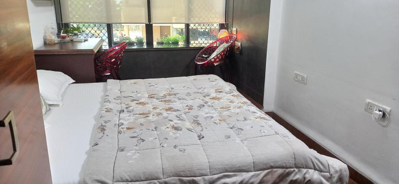 Appartement Cozy Private Ac Studio By The Sea Bandstand Bandra W Mumbai Nr Taj Lands End Extérieur photo