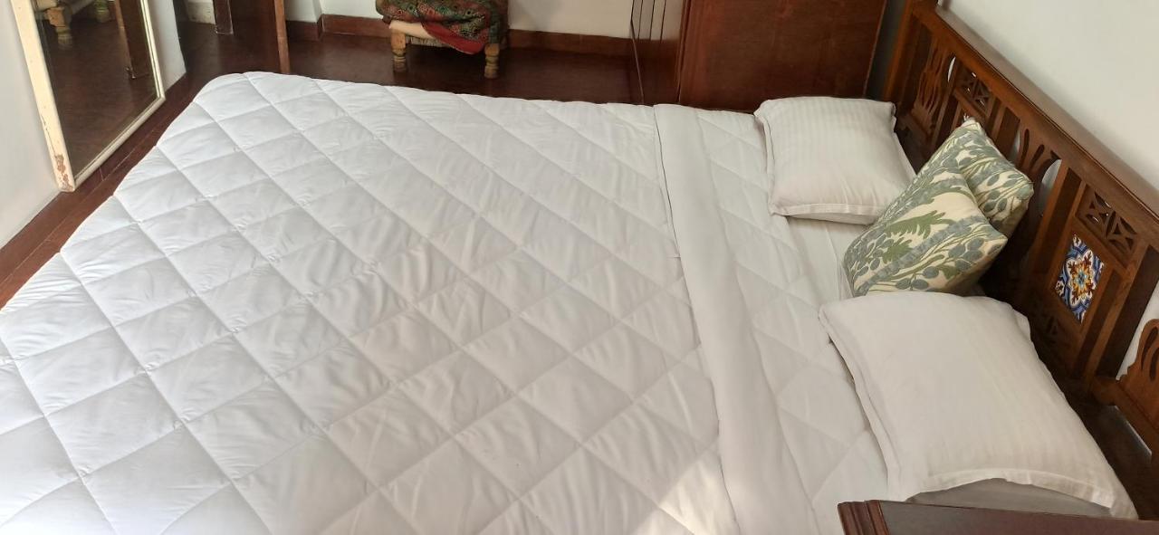 Appartement Cozy Private Ac Studio By The Sea Bandstand Bandra W Mumbai Nr Taj Lands End Extérieur photo