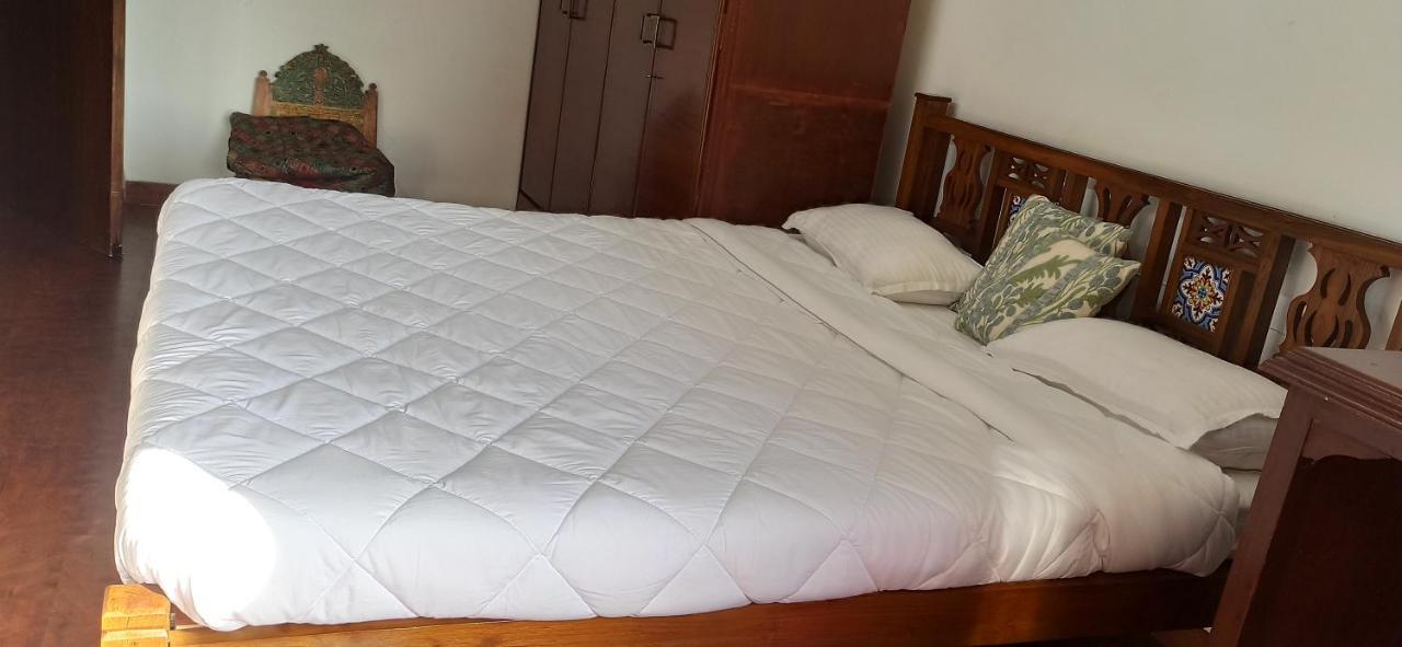 Appartement Cozy Private Ac Studio By The Sea Bandstand Bandra W Mumbai Nr Taj Lands End Extérieur photo