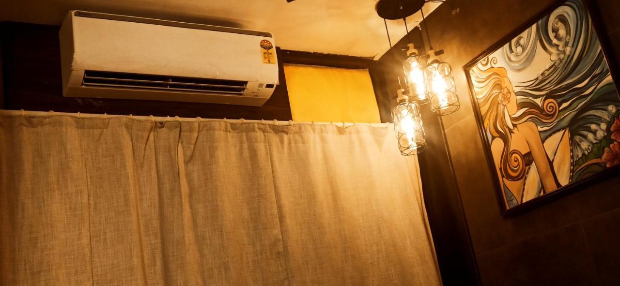 Appartement Cozy Private Ac Studio By The Sea Bandstand Bandra W Mumbai Nr Taj Lands End Extérieur photo